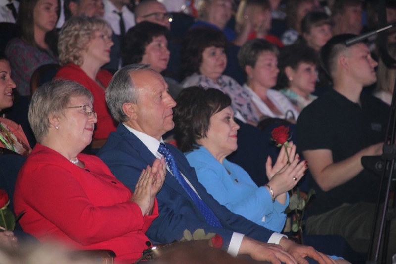 Руслану Алехно в ТЮЗе подпевал весь зал