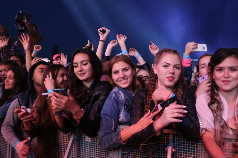 Фестиваль «Роза ветров» завершился праздничным салютом