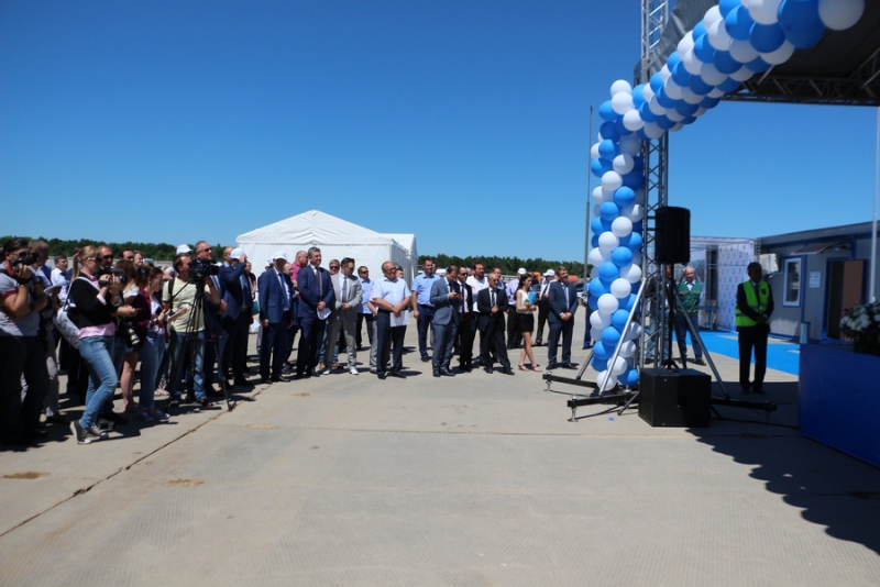 Строительство терминала аэропорта в Сабуровке началось с нажатия на кнопку и гудка