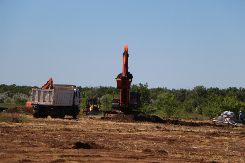 Строительство терминала аэропорта в Сабуровке началось с нажатия на кнопку и гудка