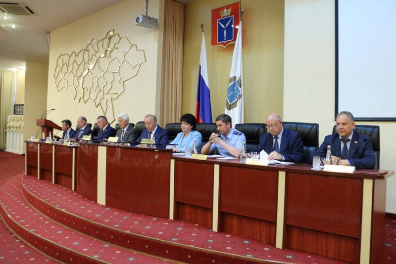 Глава Саратовской области своим подчиненным: Мы на верном пути