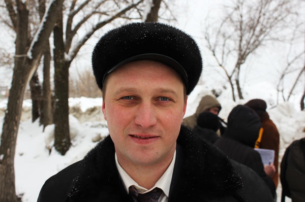 На берегу озера Банное в Энгельсе обнаружена незаконная свалка снега