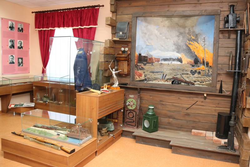 Школьники из Саратовской области посетили детскую железную дорогу в Волгограде