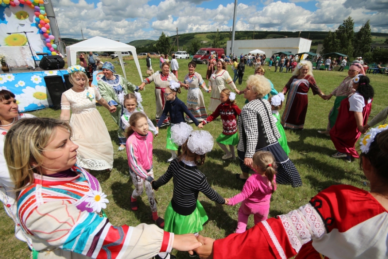 Радаев в селе Лох: Сколько же у вас талантливых людей