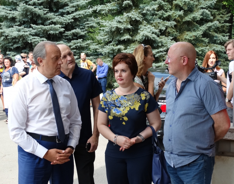 В саратовском аэропорту встретили чемпионов Сурдолимпиады