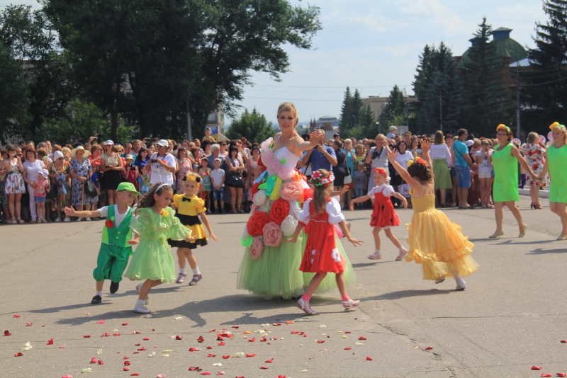 Прошел первый фестиваль «Аткарские розы»