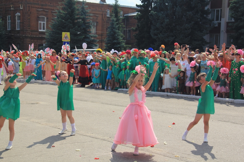 Прошел первый фестиваль «Аткарские розы»