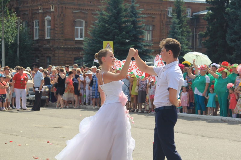 Прошел первый фестиваль «Аткарские розы»