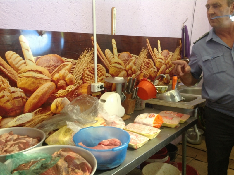 В придорожных кафе нашли мясо дикого кабана