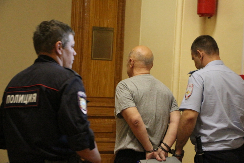 Экс-прокурору Чечину не разрешили взять в защитники супругу-общественницу