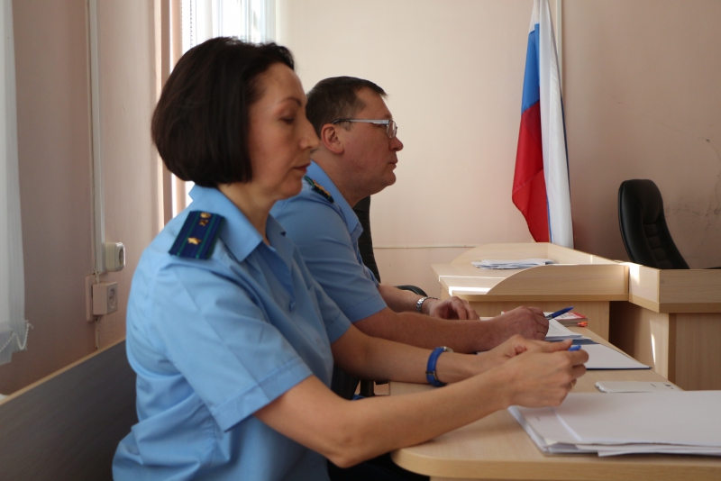 Экс-прокурору Чечину не разрешили взять в защитники супругу-общественницу