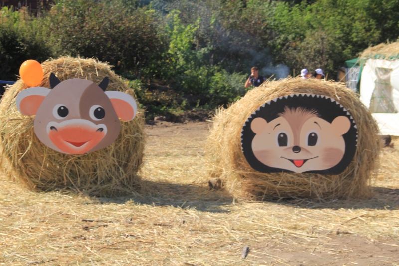 На хлебной пристани в Марксе выставили 350-килограммовый каравай