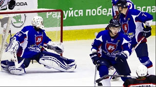 Хоккеисты «Кристалла» уехали в Липецк без долгов Хоккеисты «Кристалла» уехали в Липецк без долгов