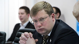 Денис Фадеев займется массовыми увольнениями в правительстве региона