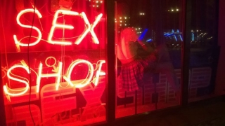 В Солнечном-2 полицейские поймали похитителя товара из интим-магазина В Солнечном-2 полицейские поймали похитителя товара из интим-магазина