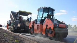 Чиновник объяснил, почему в Саратове ремонтируют с виду хорошие дороги Чиновник объяснил, почему в Саратове ремонтируют с виду хорошие дороги
