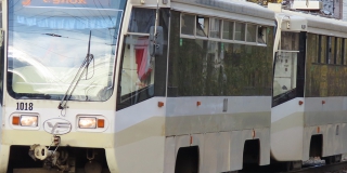 В Саратове из-за снежных заносов и поломки пантографа массово встали трамваи 