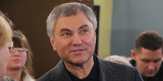 Володин: В поселке Соколовый за год построили стадион и новые тротуары Володин: В поселке Соколовый за год построили стадион и новые тротуары