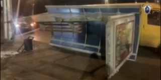 В Саратове экс-чиновник ждет суда за гибель женщины из-за упавшей остановки В Саратове экс-чиновник ждет суда за гибель женщины из-за упавшей остановки