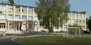 Еще 6 районов Саратовской области вошли в проект Володина по ремонту дворов школ Еще 6 районов Саратовской области вошли в проект Володина по ремонту дворов школ