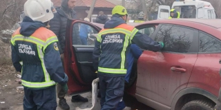В Балашове при столкновении трех легковушек пострадали три человека В Балашове при столкновении трех легковушек пострадали три человека