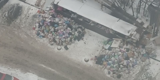 Саратов вновь тонет в мусоре: вокруг контейнерных площадок образуются свалки Саратов вновь тонет в мусоре: вокруг контейнерных площадок образуются свалки