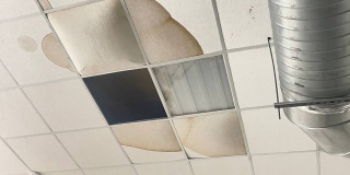 В саратовском колледже кулинарного искусства частично обрушился потолок В саратовском колледже кулинарного искусства частично обрушился потолок