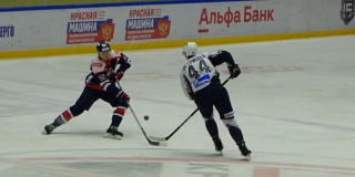 «Кристалл» пропустил шесть шайб в Свердловской области «Кристалл» пропустил шесть шайб в Свердловской области