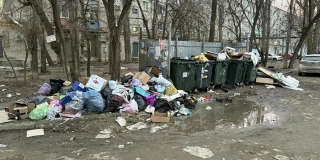 «Ситиматику» внесли представление из-за захламленных контейнеров в Энгельсе «Ситиматику» внесли представление из-за захламленных контейнеров в Энгельсе