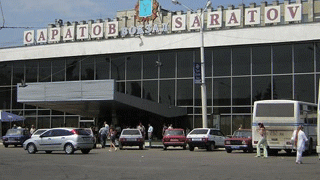 На Привокзальной площади парень избил полицейского На Привокзальной площади парень избил полицейского