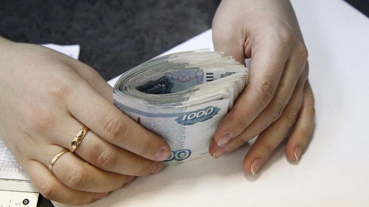Главный бухгалтер тубдиспансера полгода получала деньги за липовую сотрудницу в Вольске