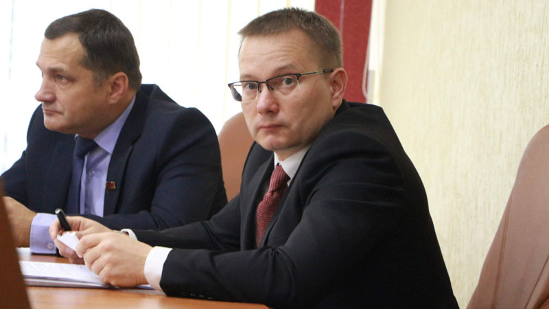 Депутата удивили загранпоездки претендента на пост саратовского министра финансов