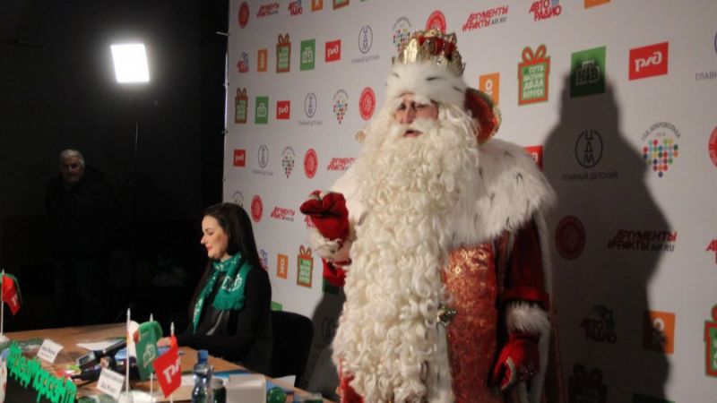 В Саратове главный Дед Мороз рассказал о дружбе с конкурентами и поздравлении президента  