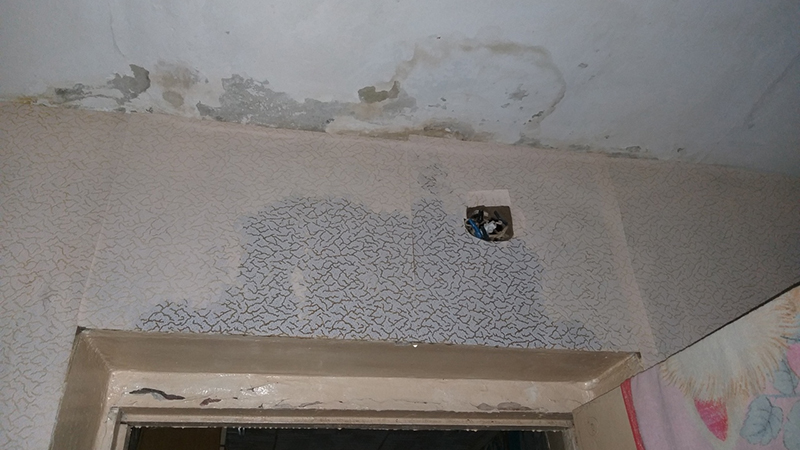 В Ленинском районе две семьи остались без света из-за протекающей крыши