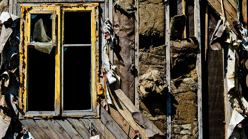 В Елшанке расселят и снесут двухквартирный дом
