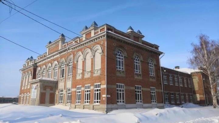 В Балакове прокуроры помогли восстановить речное училище ХIХ века