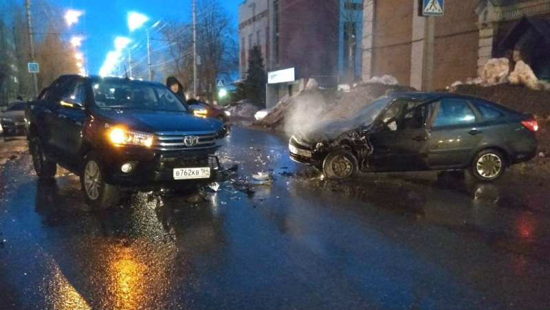 Пьяный лихач на Гранте устроил массовую аварию на Чернышевского