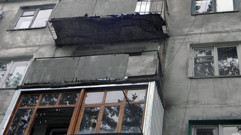 В Балакове труп убитого мужчины 12 дней лежал на балконе