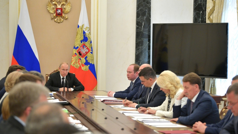 Радаев примет участие в заседании Госсовета с Путиным на тему дорог