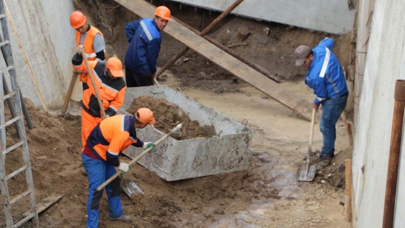 Строительство подземного перехода на Лесозаводской тормозят дожди