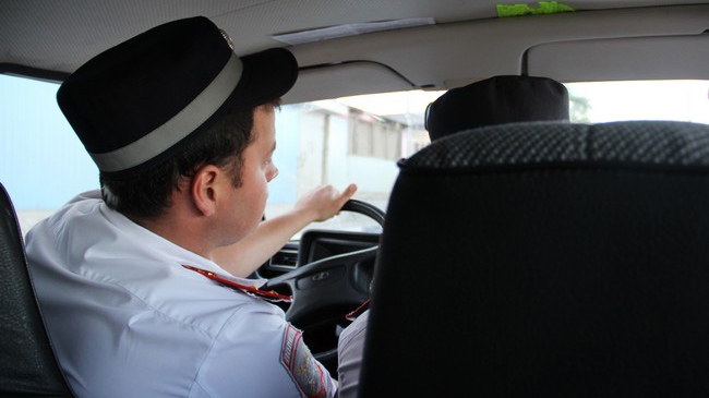Житель Озинского района отправится в колонию за удар по уху полицейского