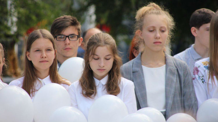 В Саратове на митинге почтили память жертв трагедии в Беслане