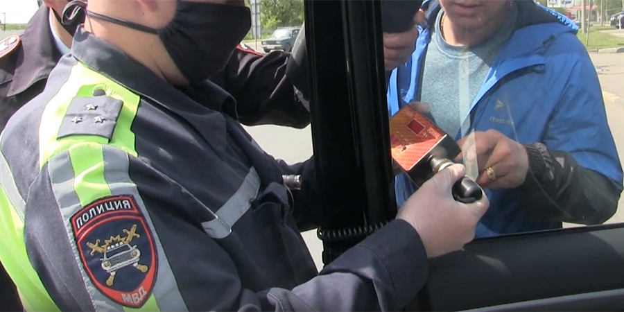 За два дня в Саратове автоинспекторы выявили 126 любителей тонировки