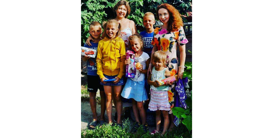 Депутат Литневская посетила многодетную семью в День любви, семьи и верности