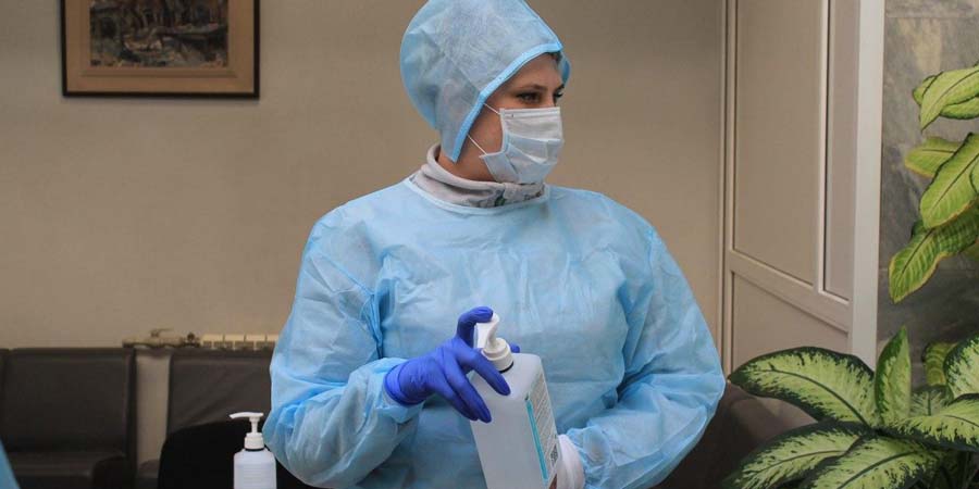 Минздрав: 980 саратовских медиков заразились коронавирусом, и все не на работе