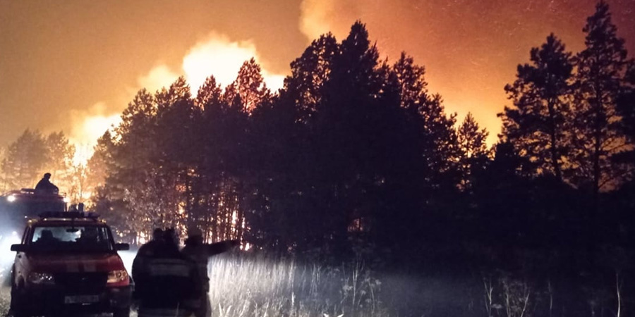 В 4-х районах продолжают тушение крупных лесных пожаров
