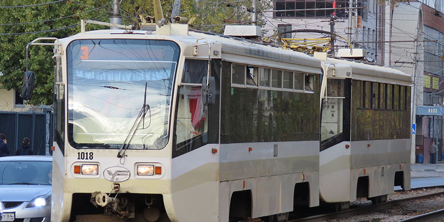 Трамваи маршрута №3 встали из-за падения пассажира в вагоне