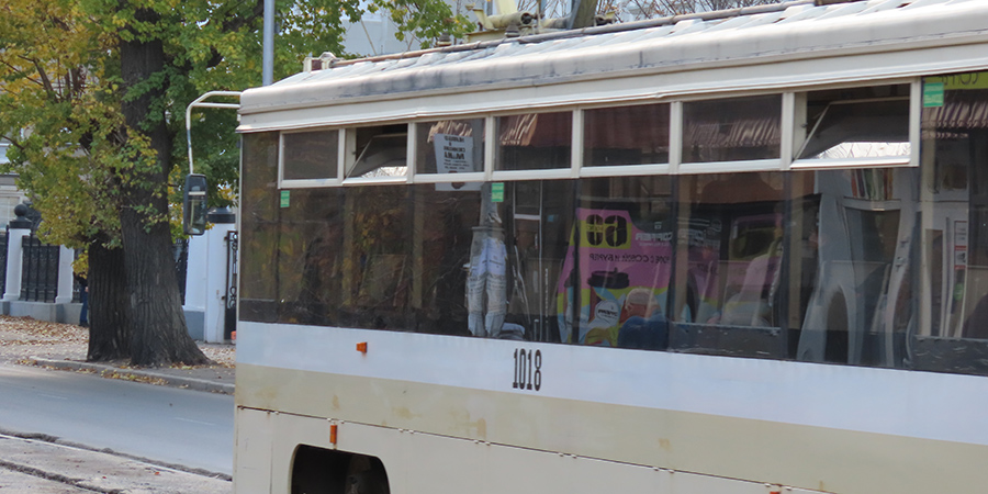 Трамваи маршрута №11 встали в обе стороны из-за ДТП