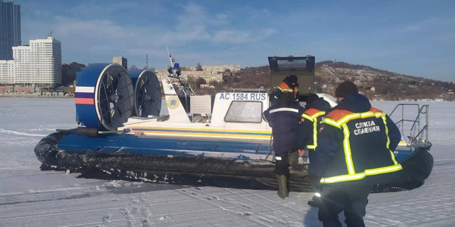 В районе моста «Саратов-Энгельс» спасатели эвакуировали рыбака и отправили его в реанимацию