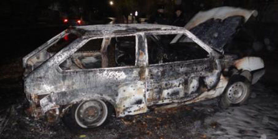 В Ленинском районе мужчина угнал автомобиль и сжег его